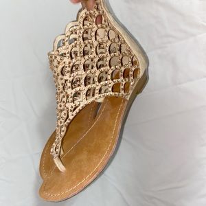 • sandals •